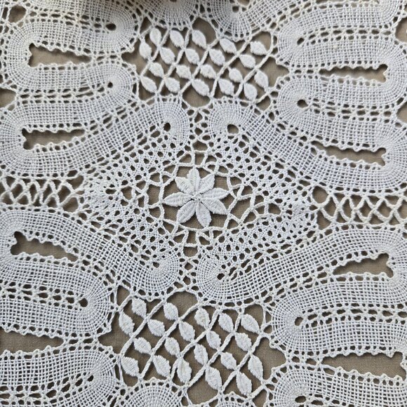 Russian Lace Doily Linen and Cotton Leningrad Trading Company - Picture 3 of 7